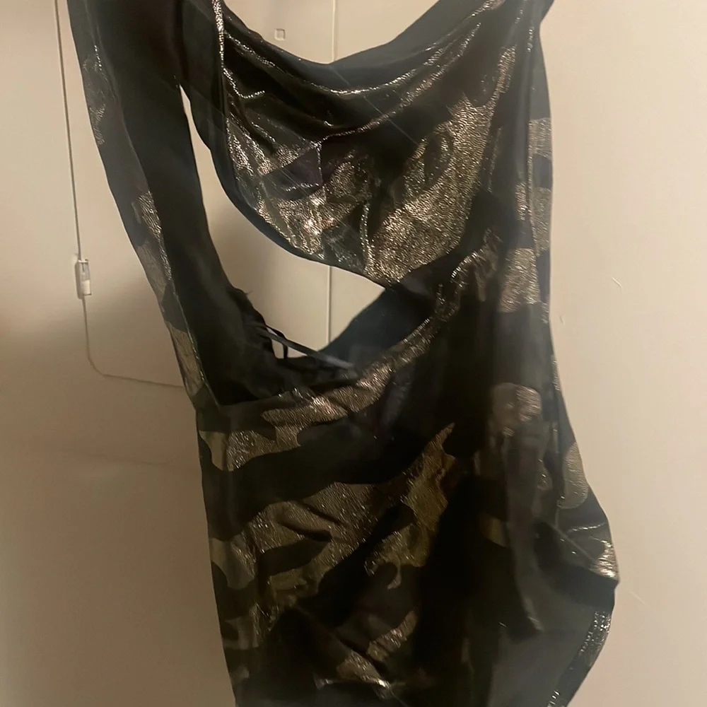 FashionNova 1 Piece Gold and Black Body Suit (XS) - Picture 3 of 5